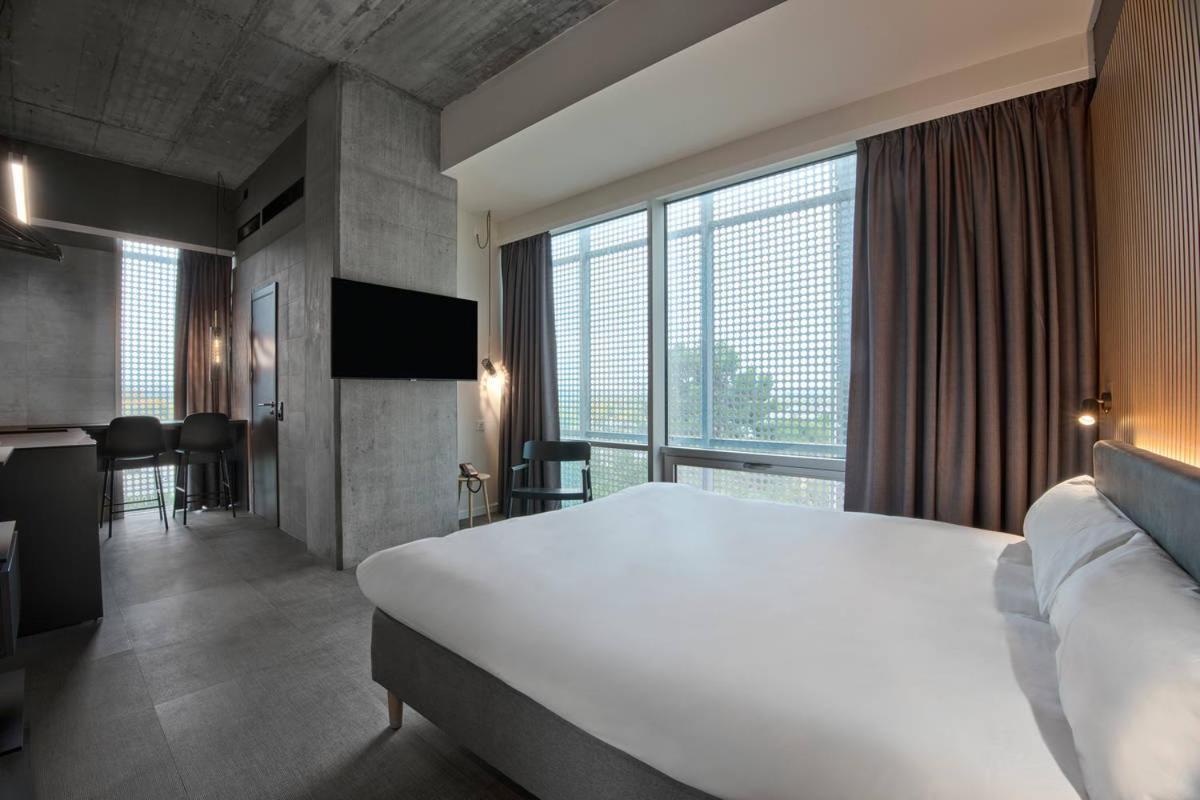 Hotel Zleep Madrid Airport Esterno foto