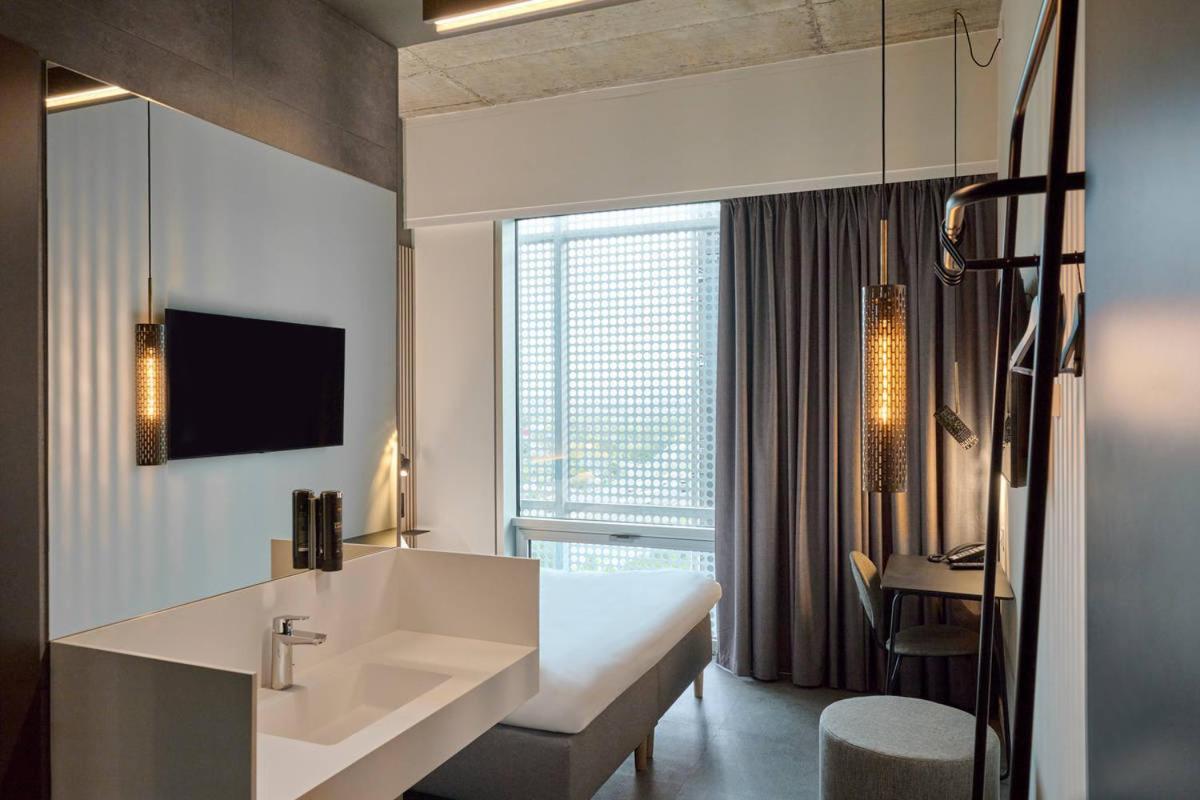 Hotel Zleep Madrid Airport Esterno foto